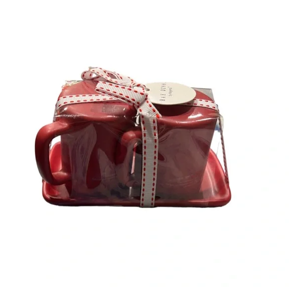 NEW Rae Dunn Salt & Pepper Shaker Set Red - Picture 5 of 5